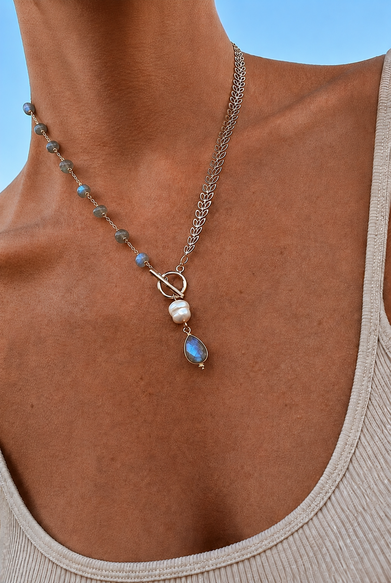 Collier Ora