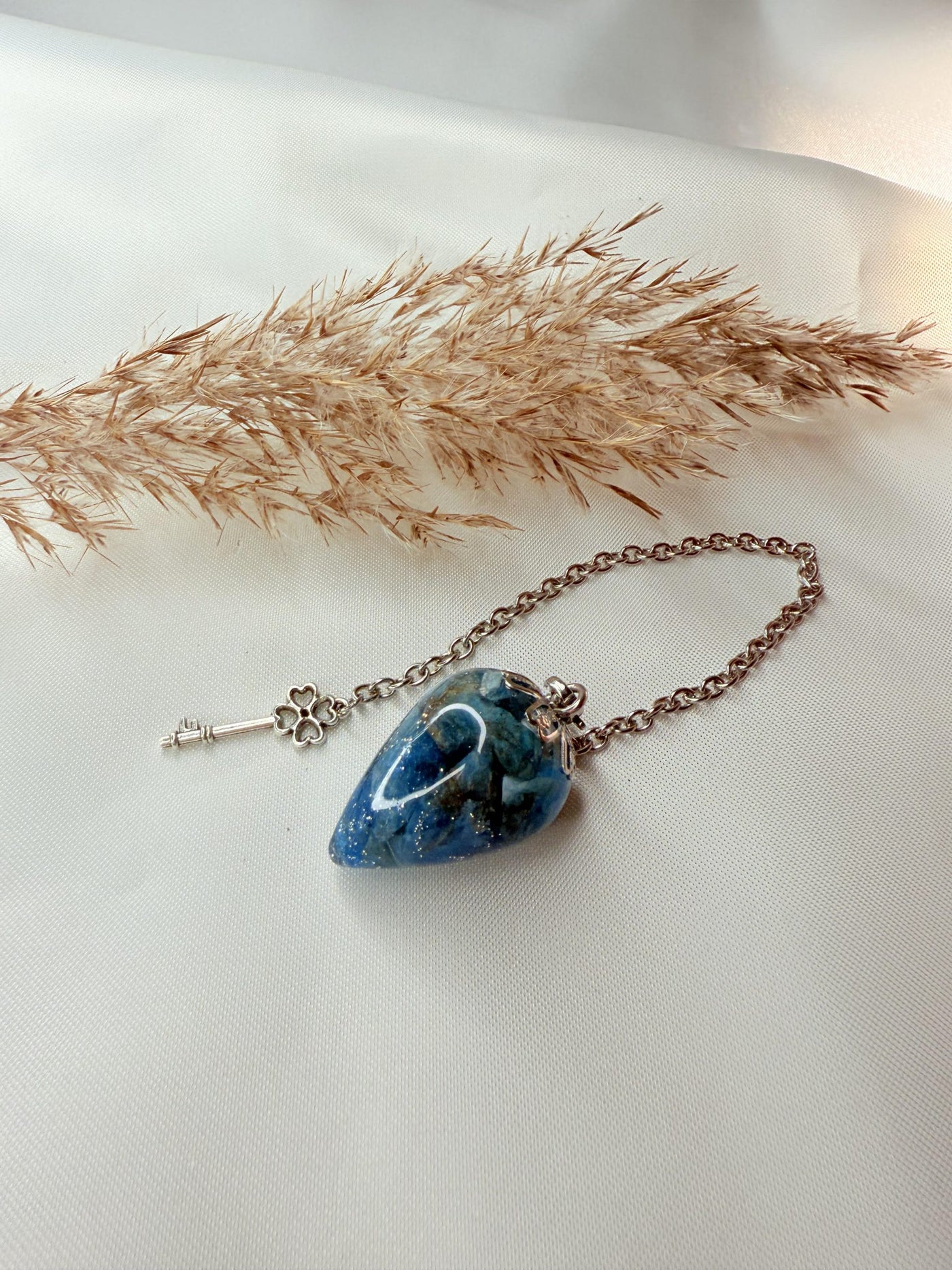 pendule apatite bleu